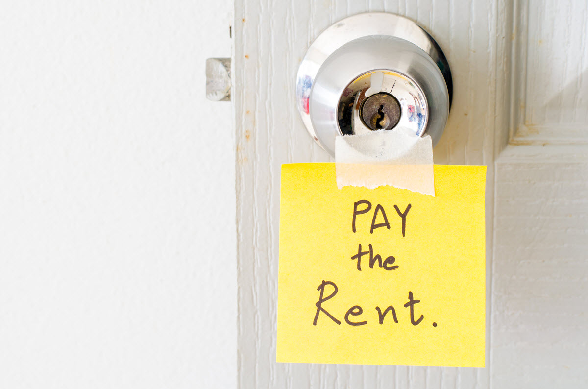 Pay the rent sticky note